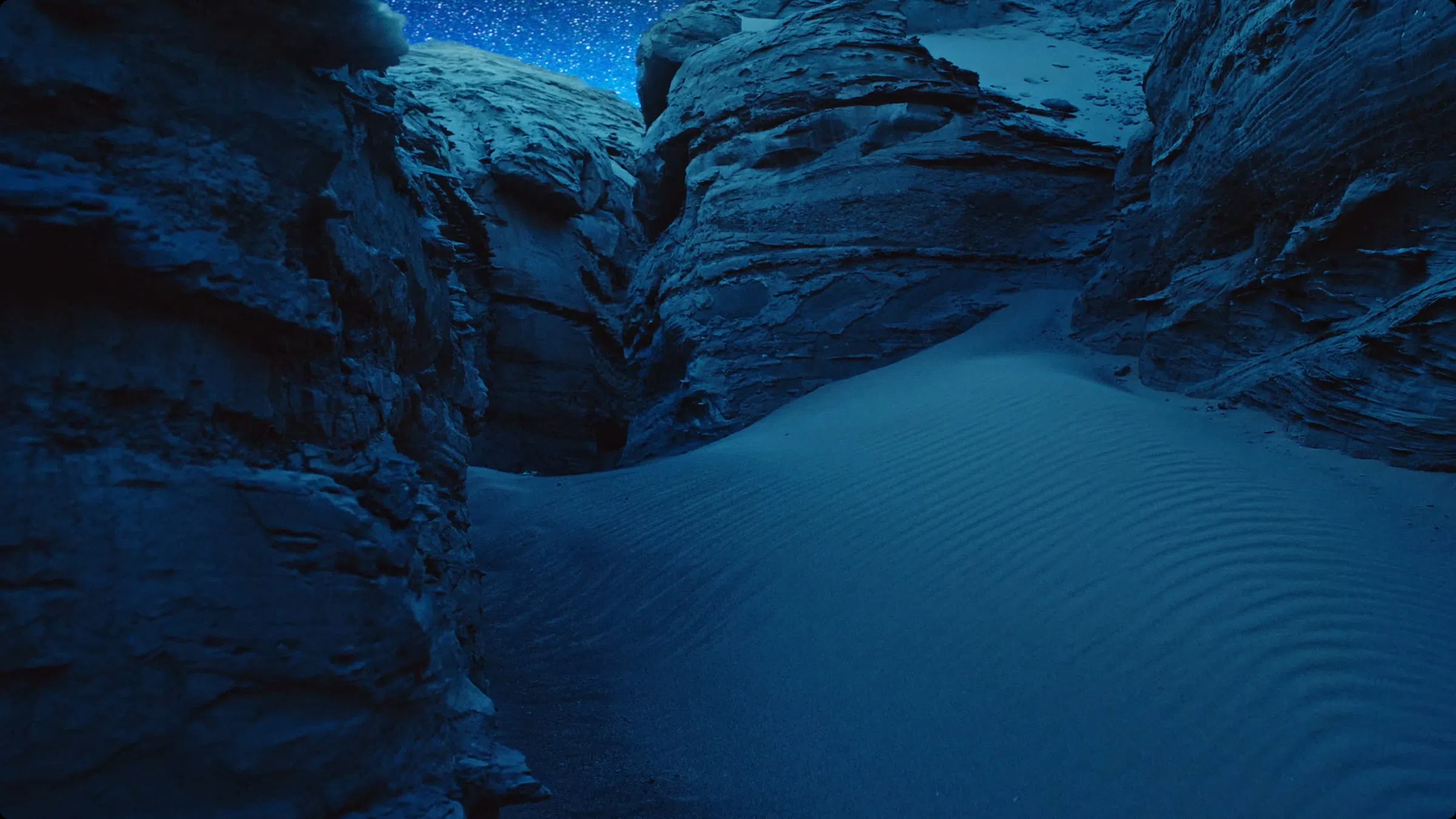 טלוויזיה חכמה QD-Mini LED C755 מבית TCL