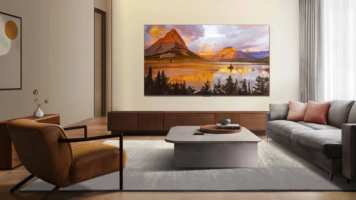 TCL P7K QLED TV Display