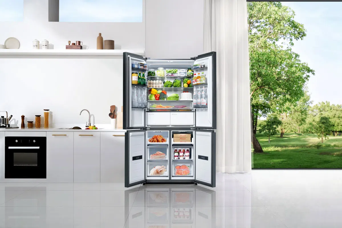 TCL Refrigerator RC456CXE0 Lifestyle6