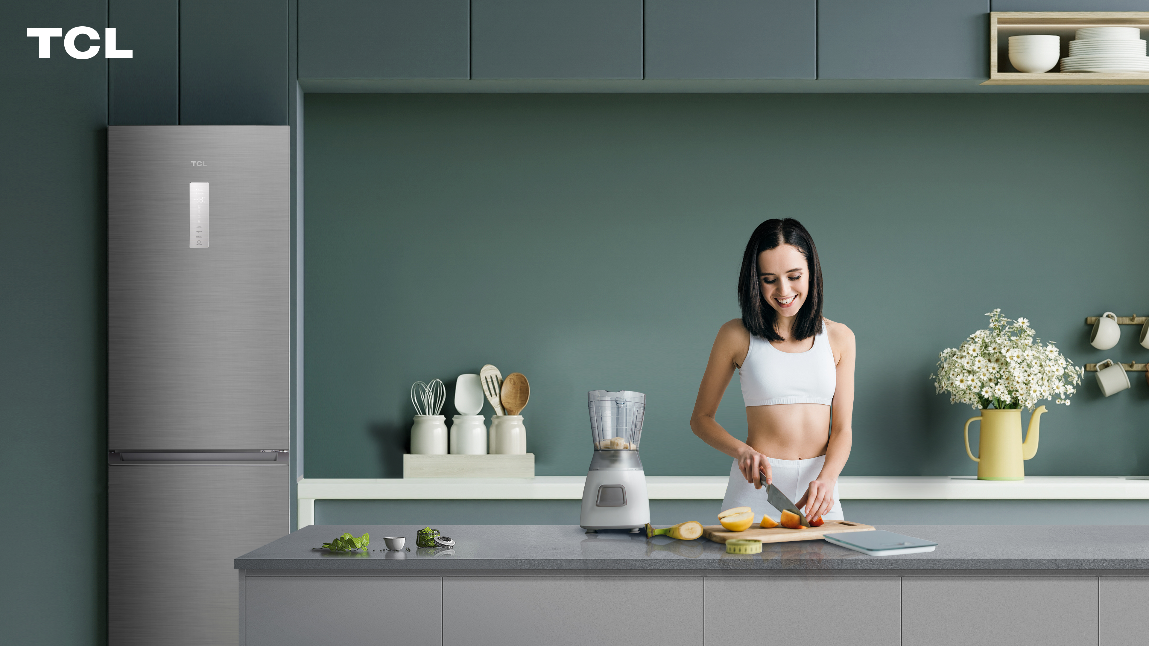 TCL P315BF lifestyle